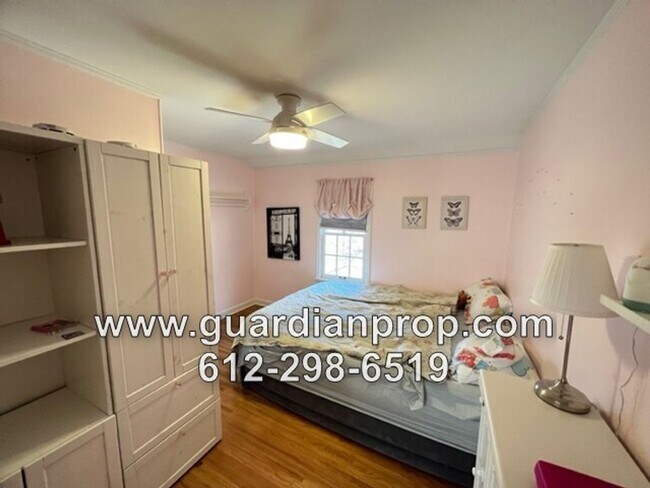 Building Photo - Highland Park House Available Mid July, Up...