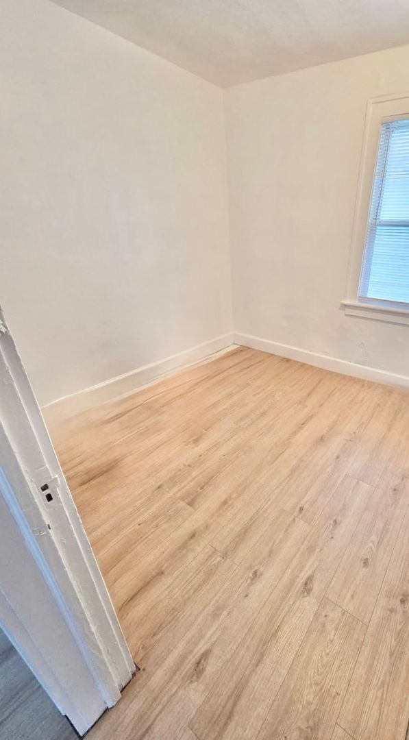 Building Photo - ***4 Bed RENOVATED house/ODU Students welcome! Granite countertops