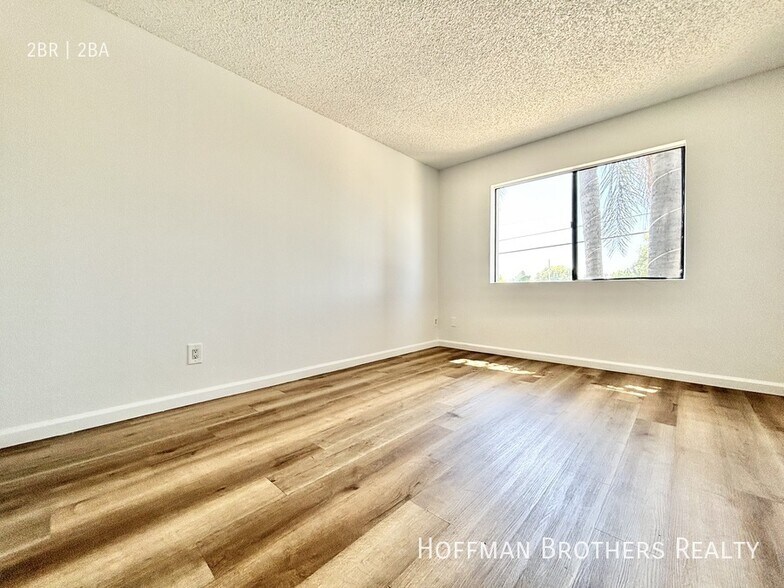 Building Photo - 11817 Victory Blvd