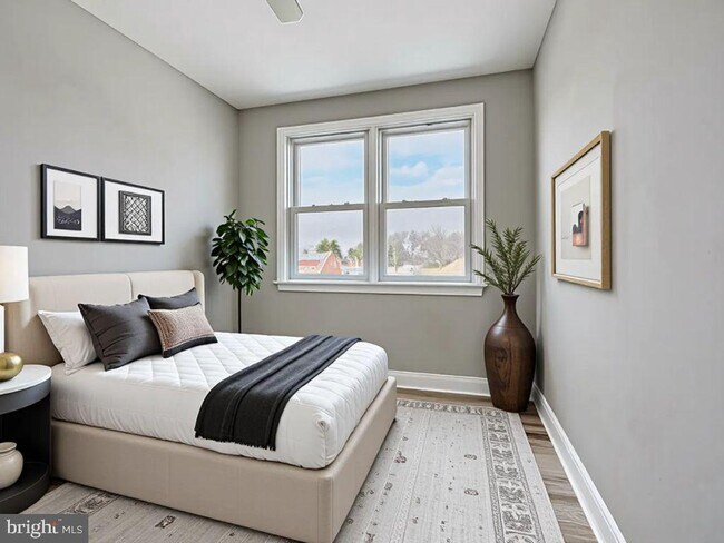 Building Photo - 165 Hampshire Rd