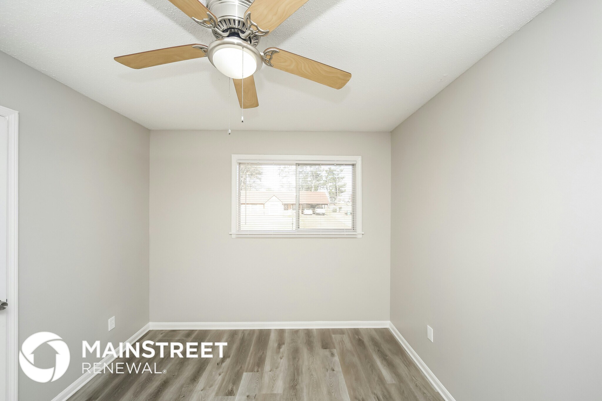 Building Photo - 8553 Chesterfield Dr