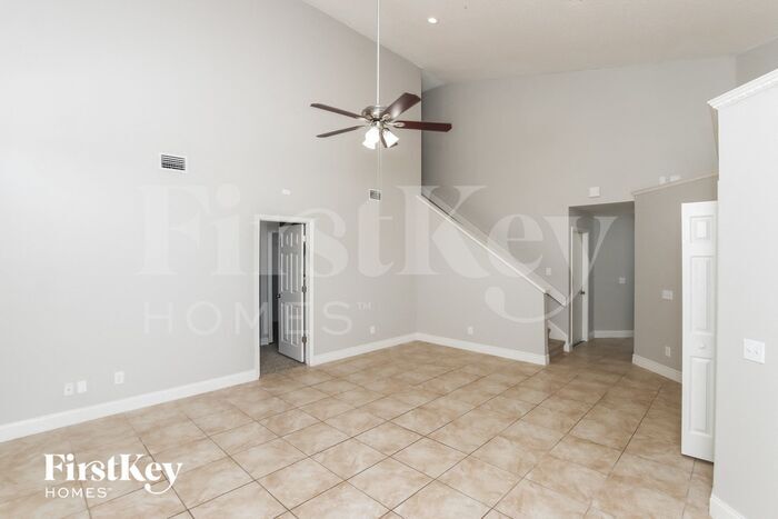 Building Photo - 730 White Pine Ave