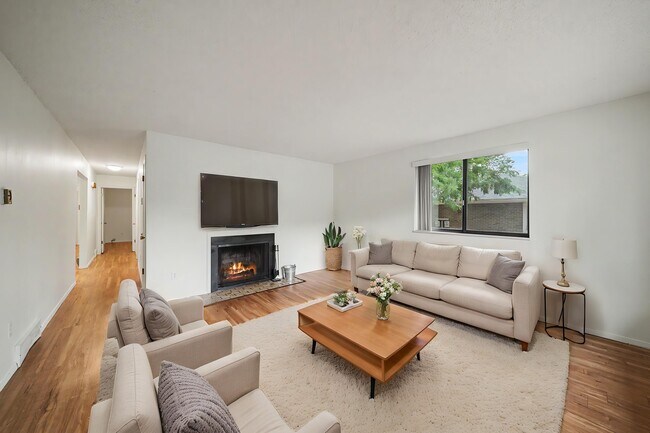 Building Photo - 811 Nyssa Dr