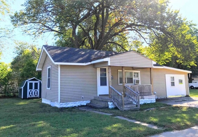 Primary Photo - Clean 2 bedroom home