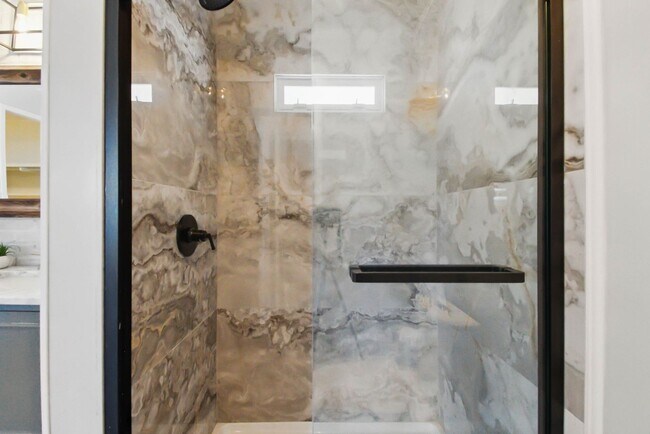 Building Photo - Highly Desirable Double Wide 55+ Home in Rancho Escondido!