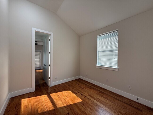 Building Photo - 1608 Patterson St