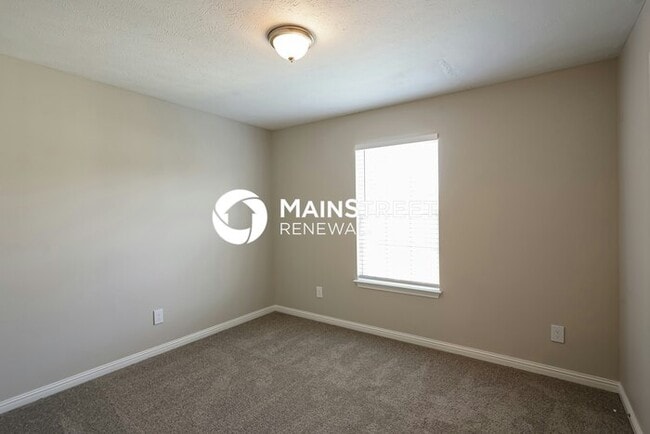 Building Photo - 3 Bedroom Pet-Friendly Home in LA VERGNE, ...