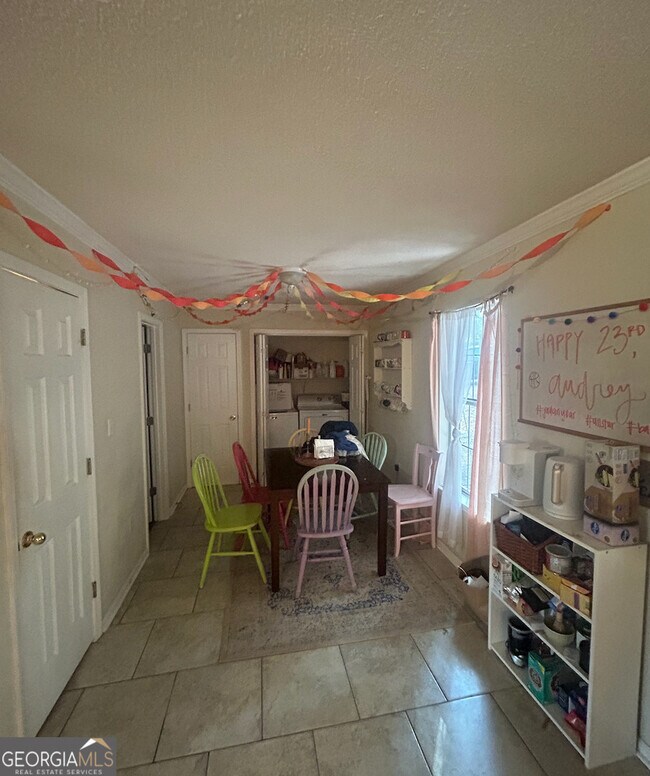 Building Photo - 215 Hodgson Dr