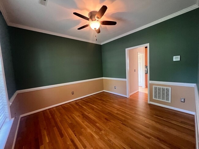 Building Photo - 1093 Wintergreen Ln