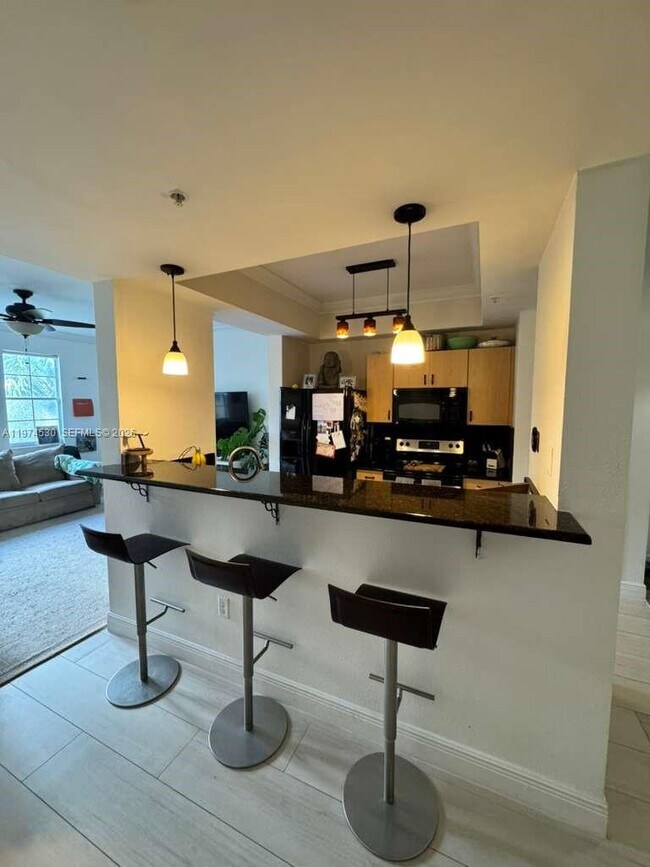 Building Photo - 533 NE 3rd Ave