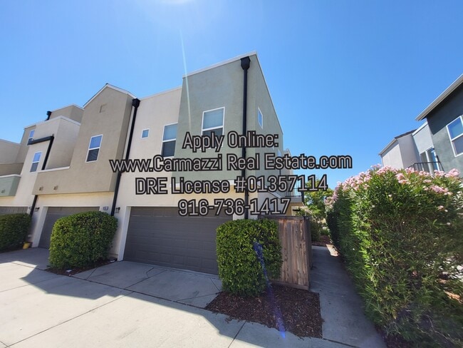 Building Photo - 3920 E Commerce Way