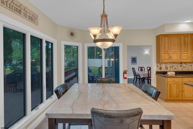 Building Photo - 209 Shady Knoll Ln