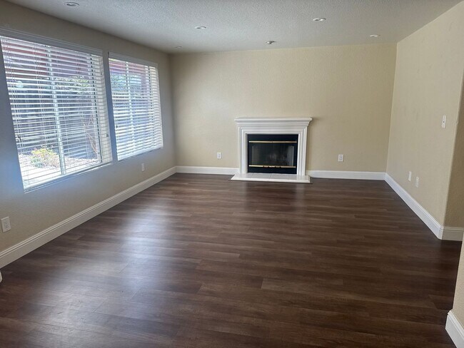 Building Photo - 961 Celestine Cir