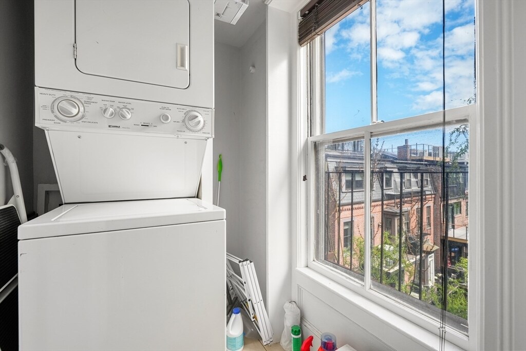 Building Photo - 528 Tremont St