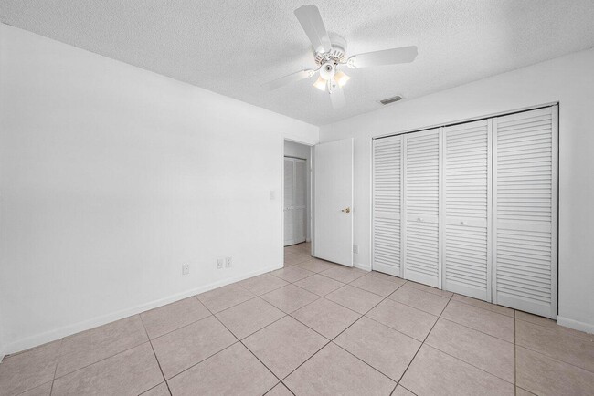 Building Photo - 16422 Straw Way
