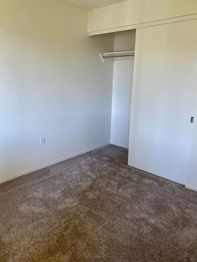 Building Photo - Available Now | 2 Bedroom, 1 Bathroom Apartment w/Scenic View from Enclosed Lanai | Kualana Knoll...