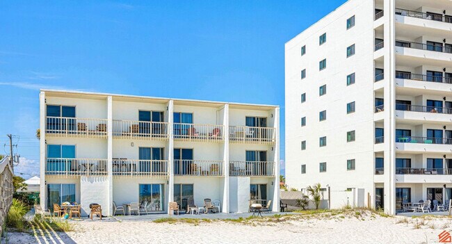 Building Photo - 556 Coral Ct