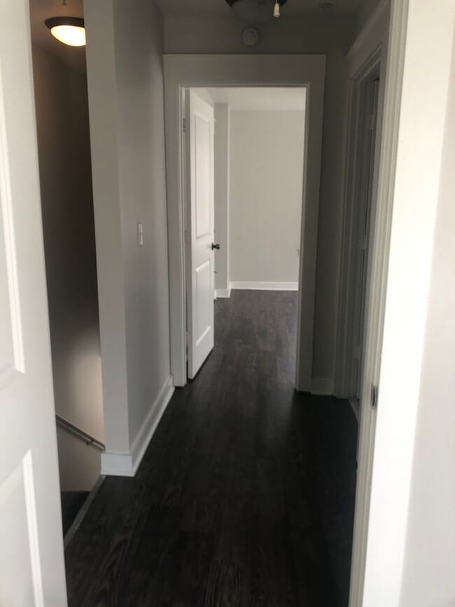 Building Photo - 1667 Parktown Pl