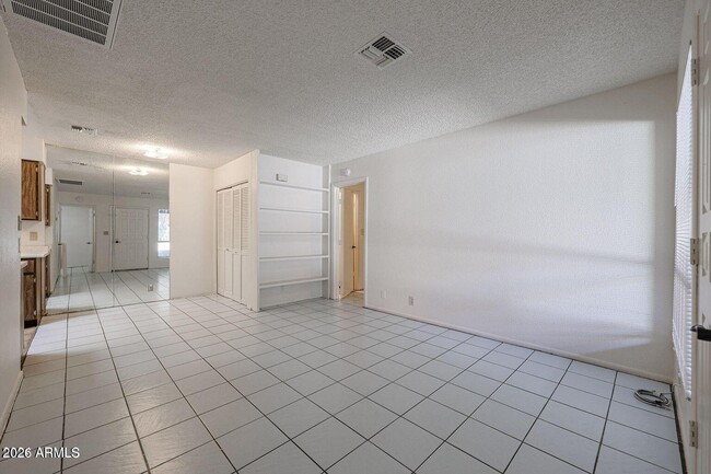 Building Photo - 9001 W Elm St