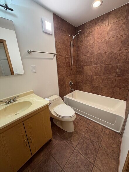 Building Photo - 849 Miller Ln