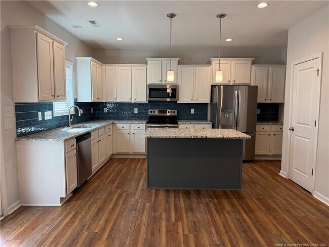 Building Photo - 12 S Dakota Ct