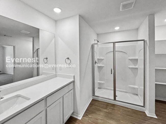 Building Photo - 1515 Ridgefield Cir