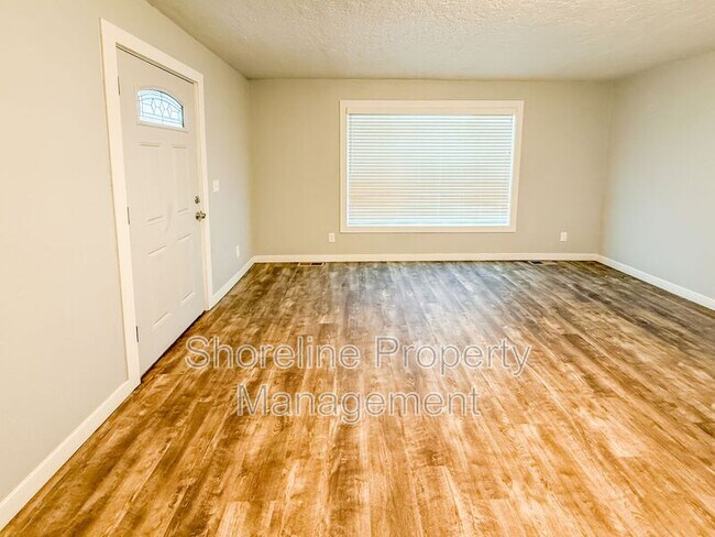 Building Photo - 109 E Belmont St