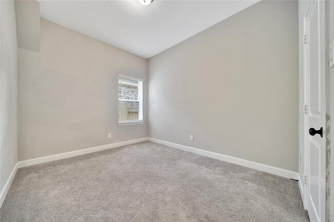 Building Photo - 32193 Park Plains Dr