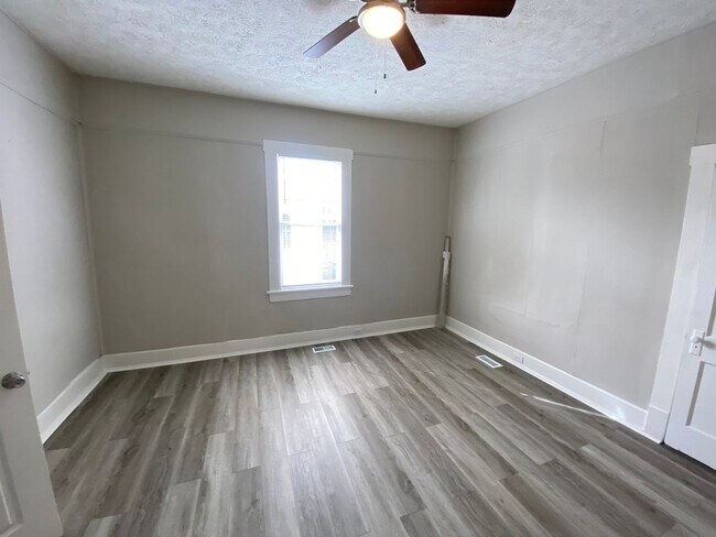 Building Photo - **ON HOLD** Columbus, GA 4 Bedroom / 2 Full Bathroom Home for Rent***