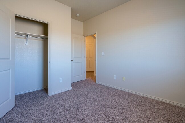 Building Photo - Spacious 3 Bedroom Corner Lot Home Near So...