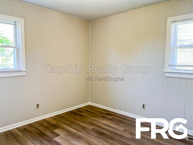 Building Photo - 231 Bunche Dr
