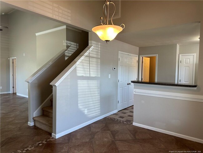 Building Photo - 240 Collinwood Dr