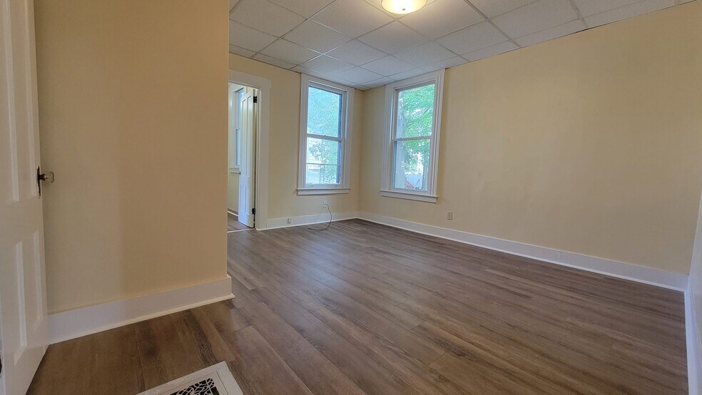 Building Photo - 1260 Whalley Ave