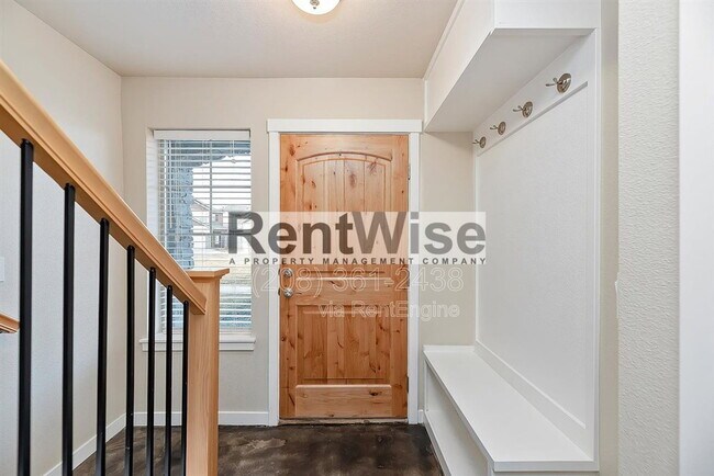 Building Photo - 8732 W Pine Valley Ln