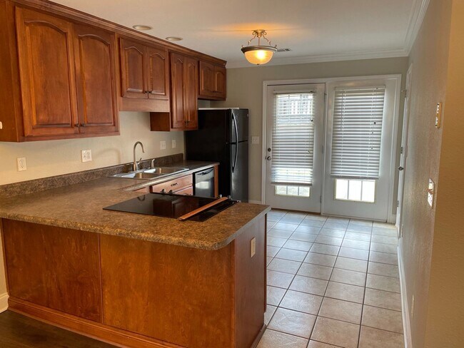 Building Photo - FFM LLC