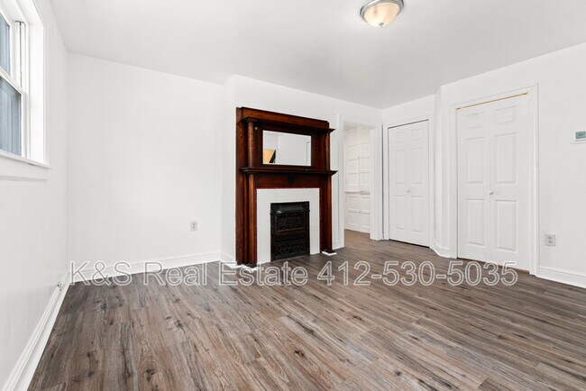 Building Photo - 1043 Mt Oliver St