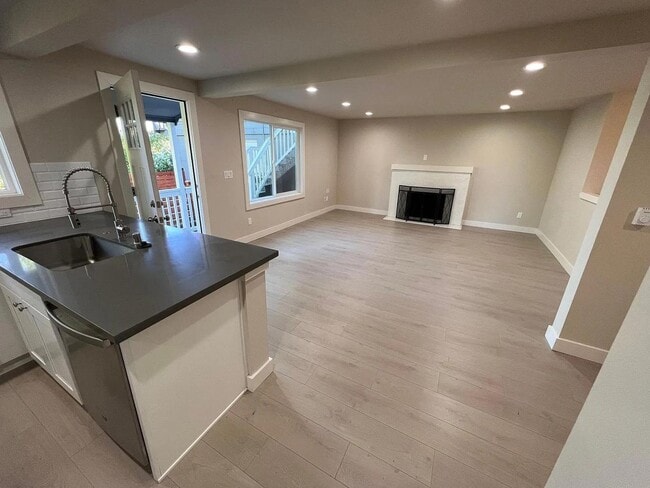 Building Photo - Sand Point Apartments