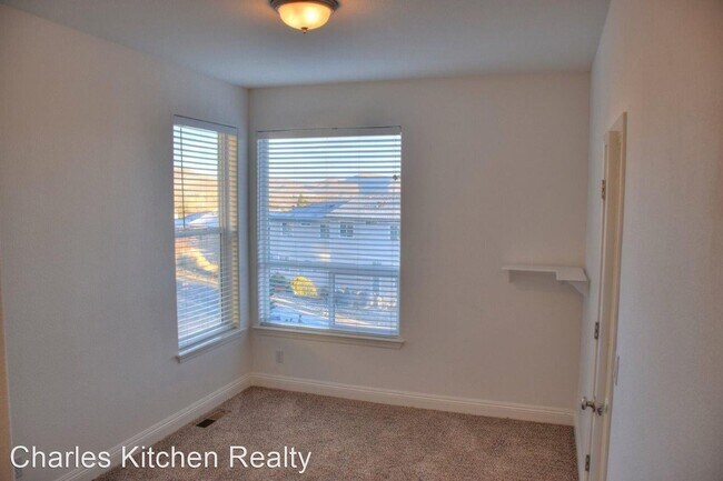 Building Photo - 4 br, 4.5 bath House - 1361 Thompson Street