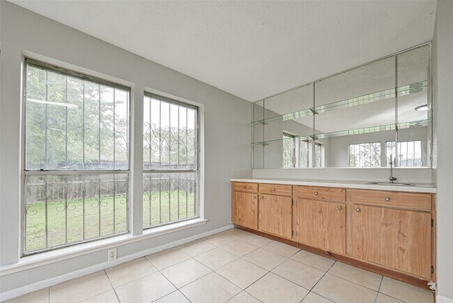 Building Photo - 12702 Fawnway Dr