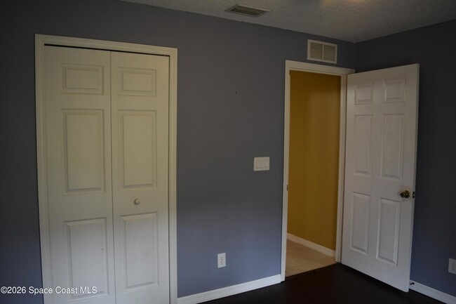 Building Photo - 2749 Freehold Ave SE