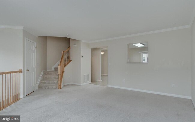 Building Photo - 105 Raphael Ct