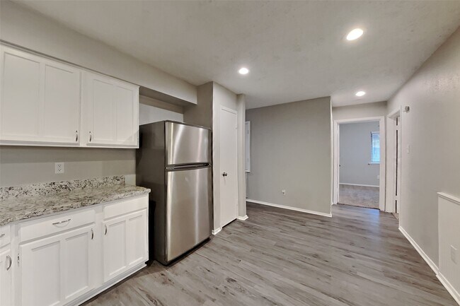 Building Photo - 4718 Lost Lake Ln