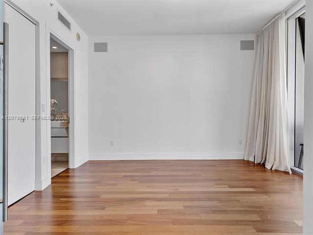Building Photo - 2627 S Bayshore Dr