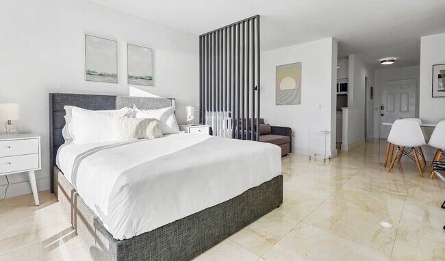 Building Photo - 212 West Dr