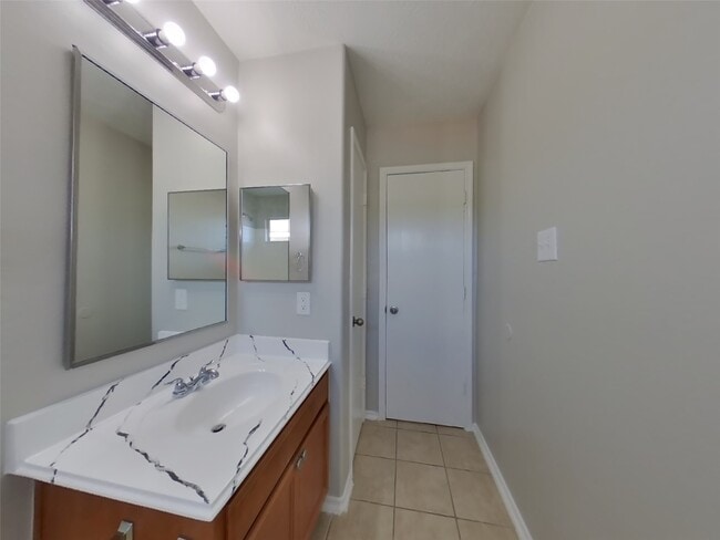 Building Photo - 7215 Lazy Summer Ct