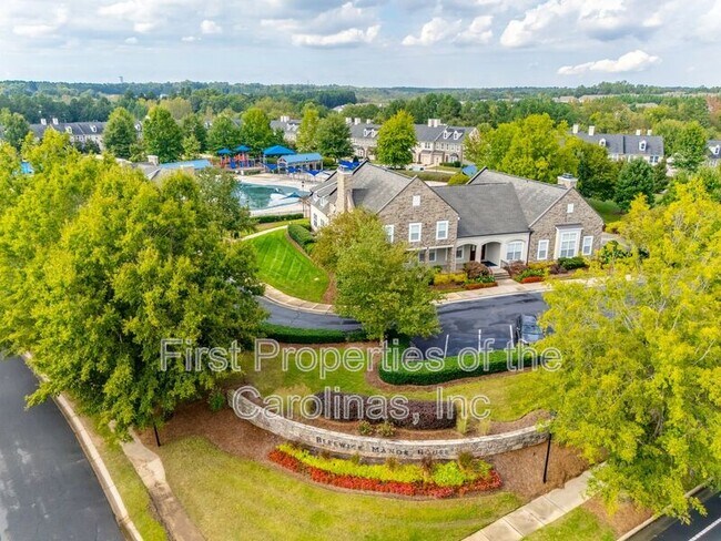 Building Photo - 9736 Springholm Dr