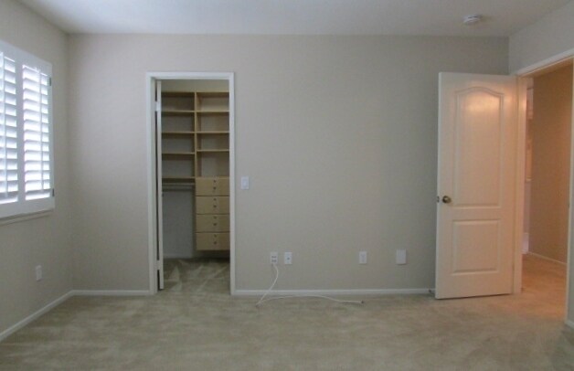 Building Photo - Beautiful 5 Bedroom 4 Bathroom Home in Wes...