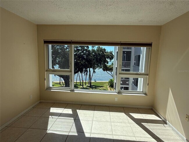 Building Photo - 1100 Imperial Dr