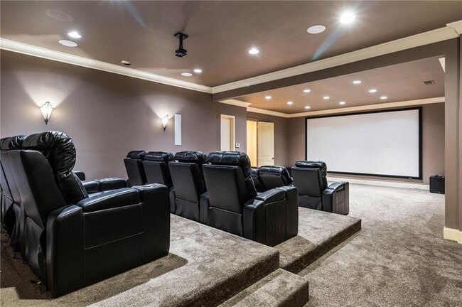 Building Photo - 4000 Heatherwood Way