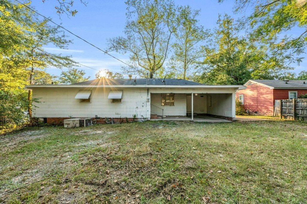 Building Photo - 170 Meadow Hill Rd